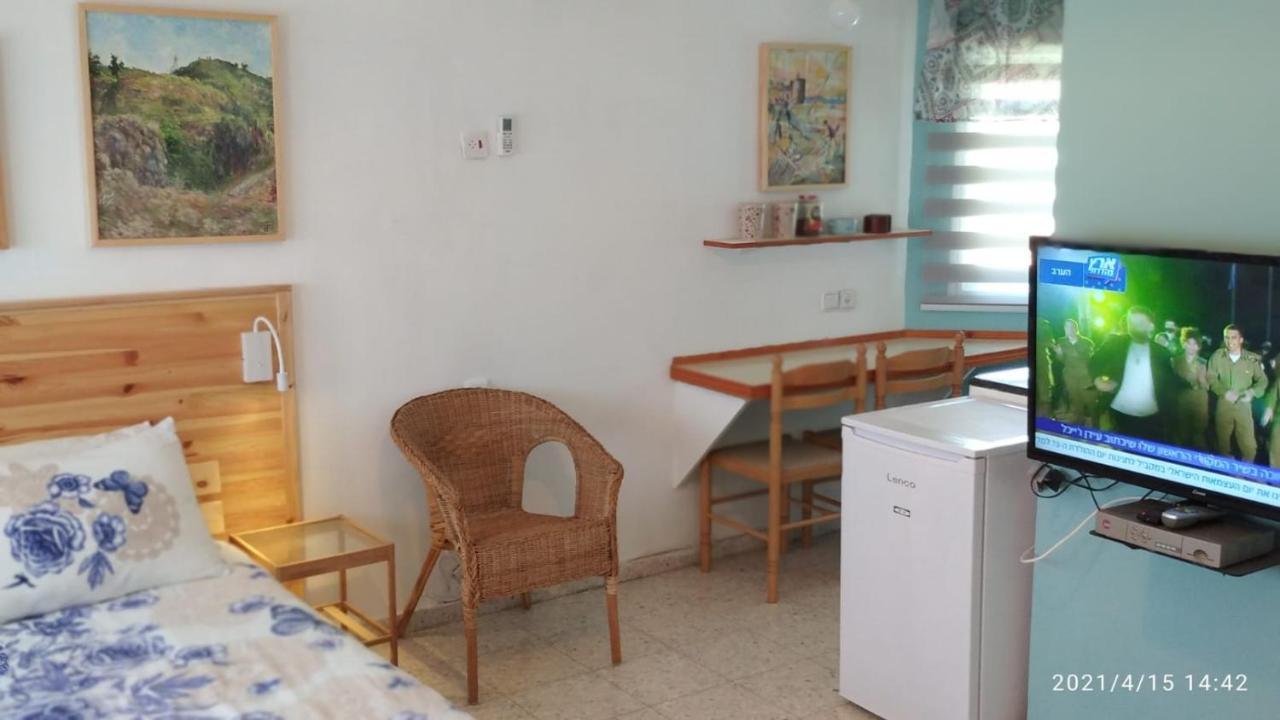 Jordan Valley One Room Apartment Menaẖemya Kültér fotó